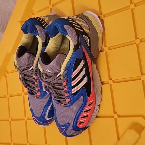 Adidas Torsion Sneakers - Picture 6 of 13